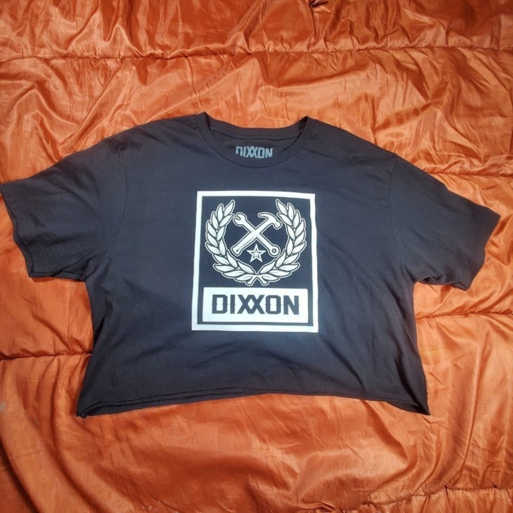 Dixxon Flannel Company Women Top Large Black T-Shirt‎ Cropped Box Crest Raw Hem